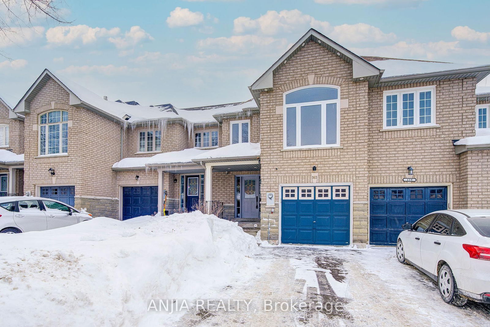 Townhouse sold at 161 Trail Ridge Lane, Markham, Berczy, L6C 2C6 - MLS: N11980338