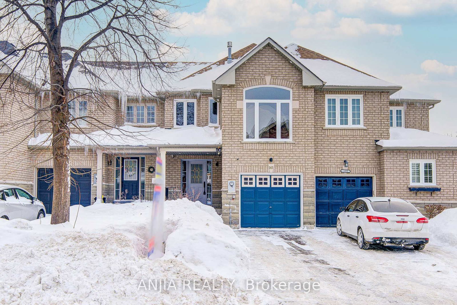 Townhouse sold at 161 Trail Ridge Lane, Markham, Berczy, L6C 2C6 - MLS: N11980338