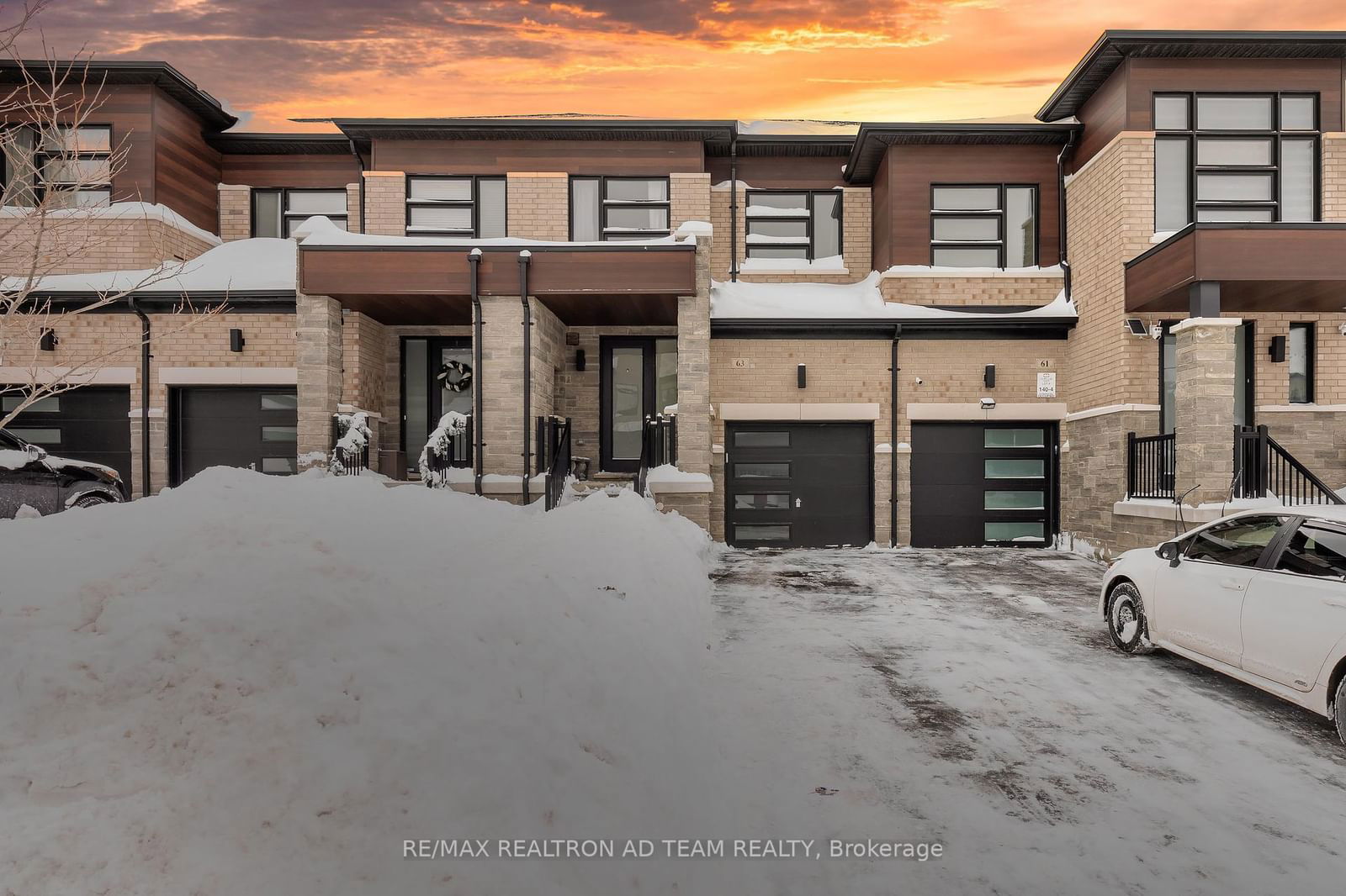 Townhouse for sale at 63 Fallharvest Way, Whitchurch-Stouffville, Stouffville, L4A 4W4 - MLS: N11981189