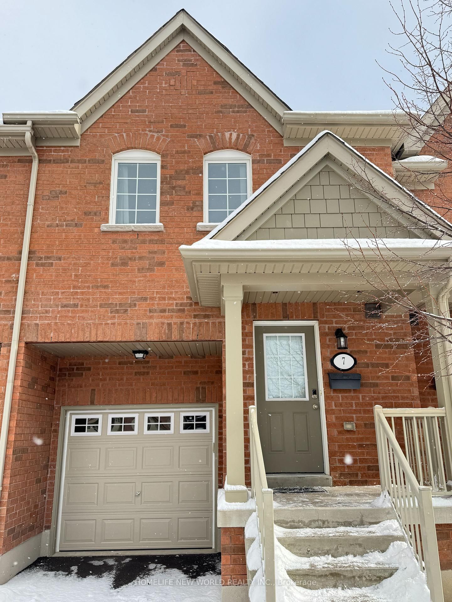 Townhouse for lease at 7 Edwin Pearson Street, Aurora, Bayview Northeast, L4G 0R8 - MLS: N11981563