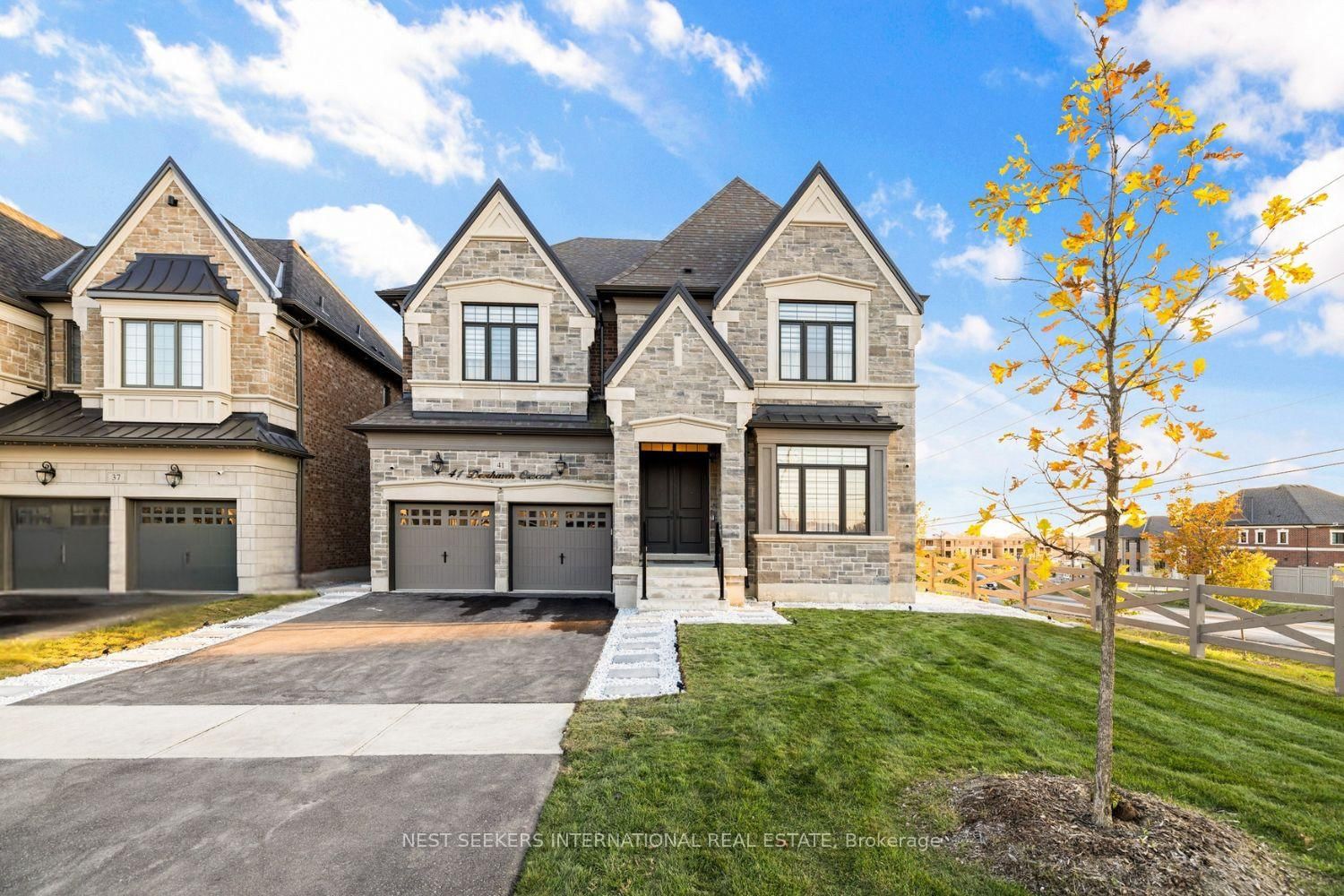 Detached House for sale at 41 Deerhaven Crescent, Vaughan, Vellore Village, L4L 1A6 - MLS: N11982240