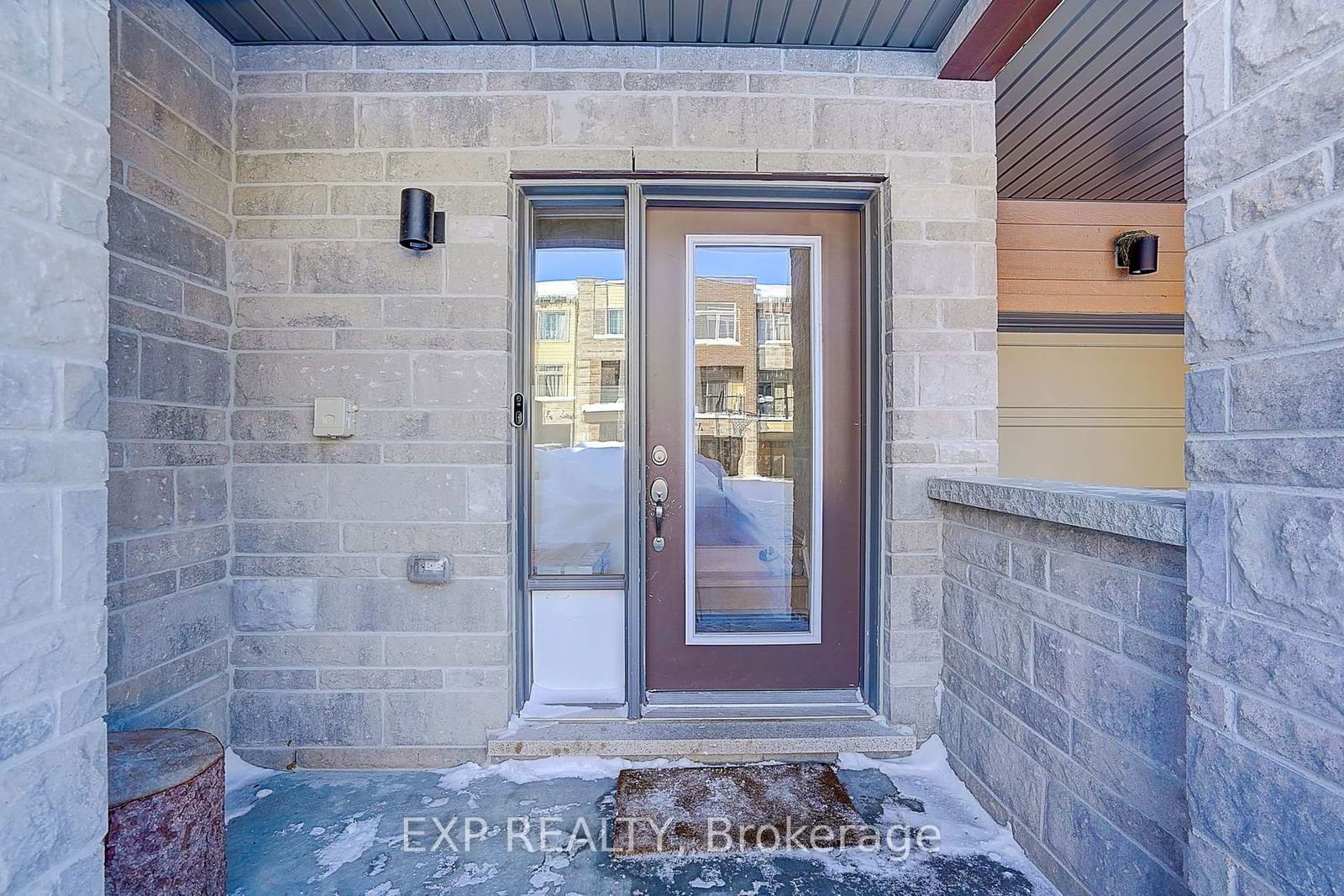 Townhouse for sale at 237 Vivant Street, Newmarket, Woodland Hill, L3X 0K9 - MLS: N11982277