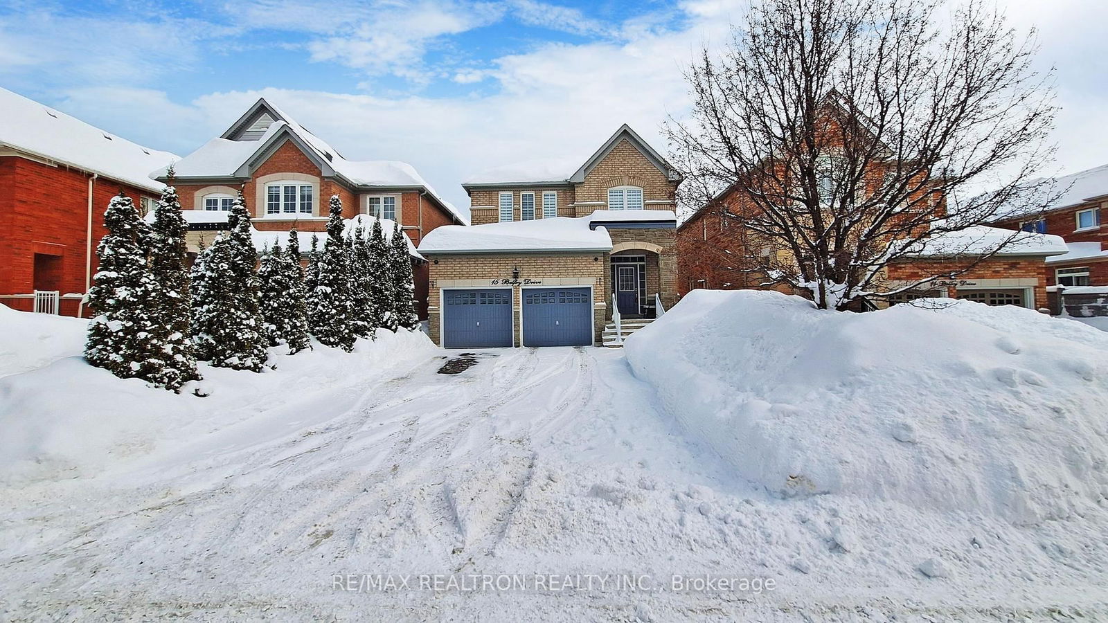 Detached House sold at 15 Belfry Drive, Bradford West Gwillimbury, Bradford, L3Z 0G6 - MLS: N11982486