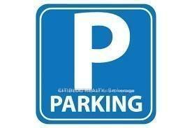 home for lease on PARKING 39-950 Portage Pkwy