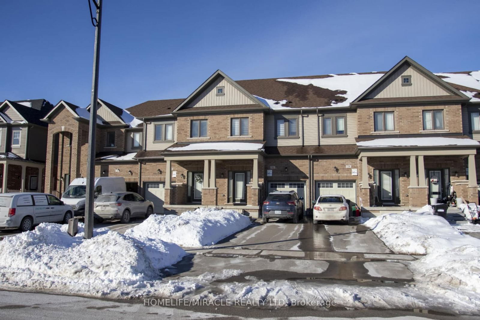 Townhouse sold at 26 Arnold Crescent, New Tecumseth, Rural New Tecumseth, L9R 0T6 - MLS: N11982935