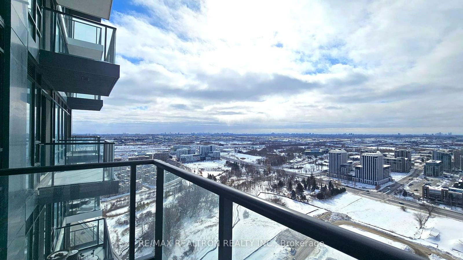 Condo for lease at 3806-8 Water Walk Drive, Markham, Unionville, L3R 6L4 - MLS: N11983234