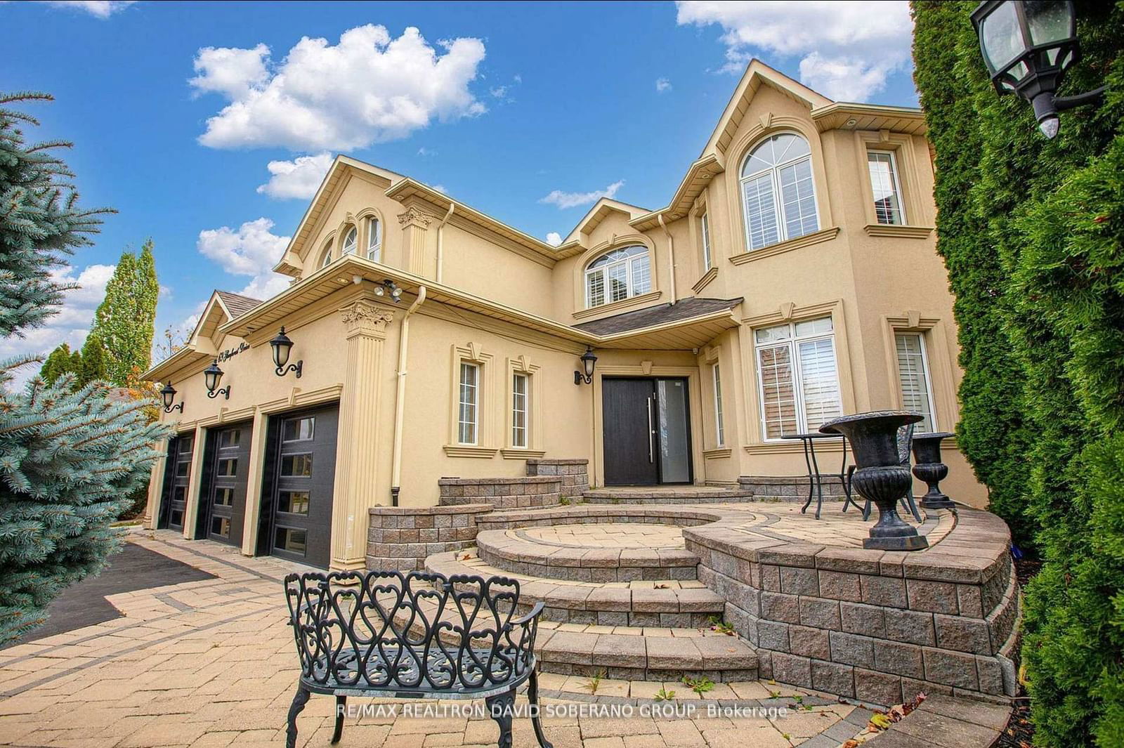 Detached House for sale at 69 Glenforest Drive, Vaughan, Uplands, L4J 6K5 - MLS: N11983415