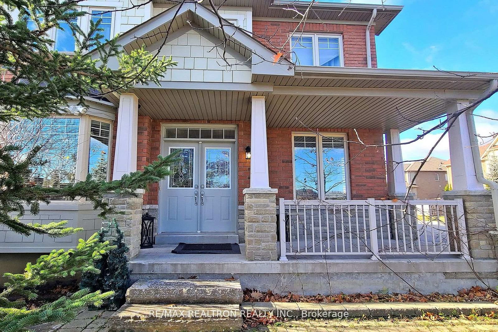 Townhouse for sale at 117 Shirrick Drive, Richmond Hill, Jefferson, L4E 0B7 - MLS: N11983626