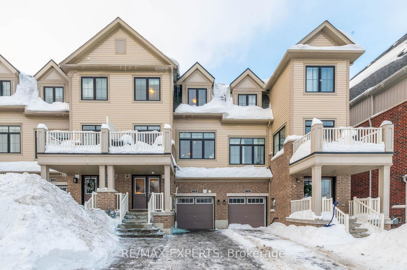 Townhouse for sale at 136 Alvin Pegg Drive, East Gwillimbury, Queensville, L9N 0R7 - MLS: N11983698