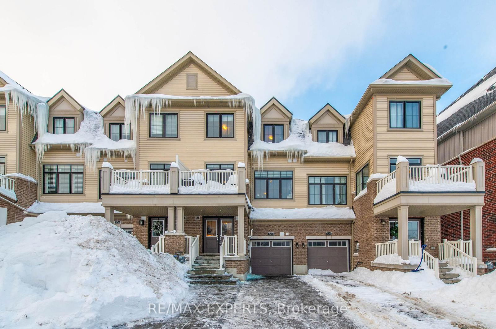 Townhouse for sale at 136 Alvin Pegg Drive, East Gwillimbury, Queensville, L9N 0R7 - MLS: N11983698