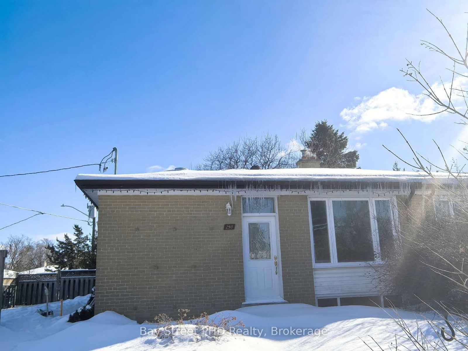 Semi-Detached House for lease at 250 Ashlar Road, Richmond Hill, Crosby, L4C 2W6 - MLS: N11983720