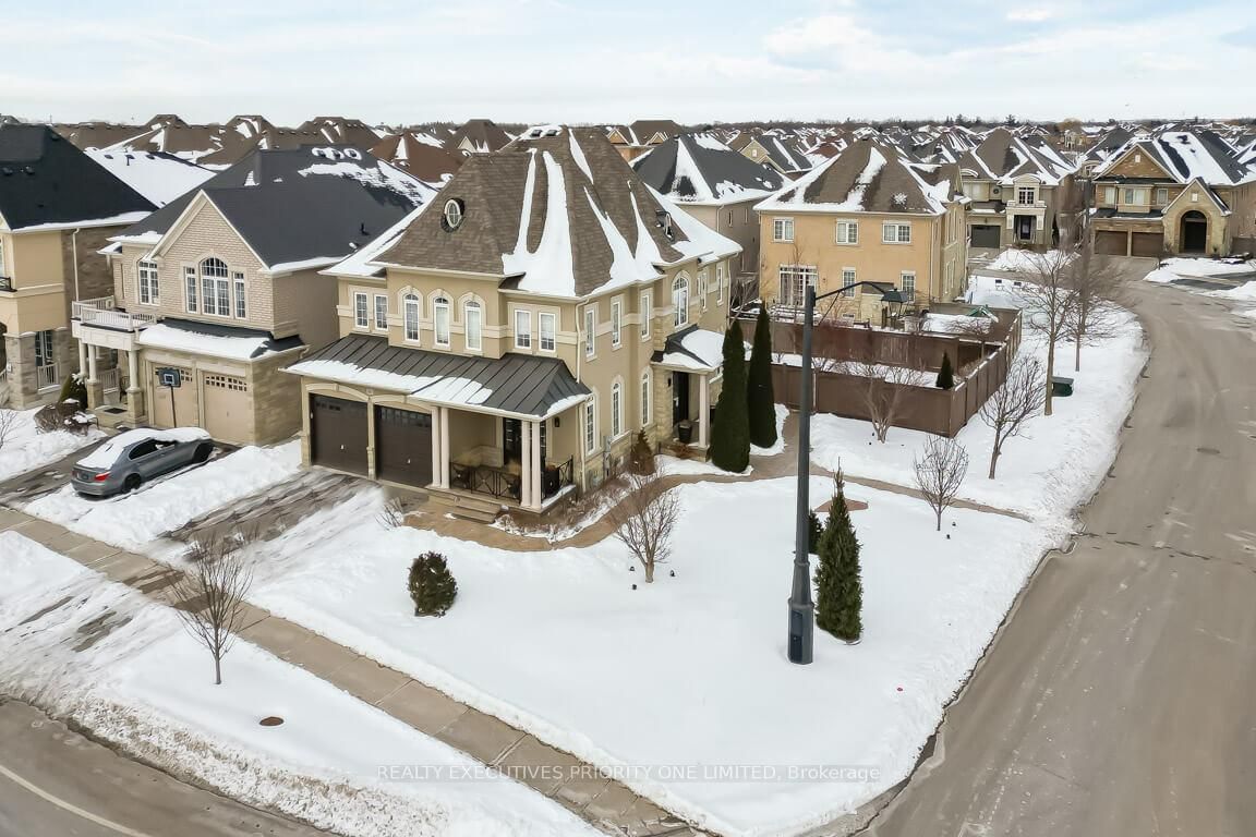 Detached House for sale at 86 Chatfield Drive, Vaughan, Vellore Village, L4H 3L4 - MLS: N11984138