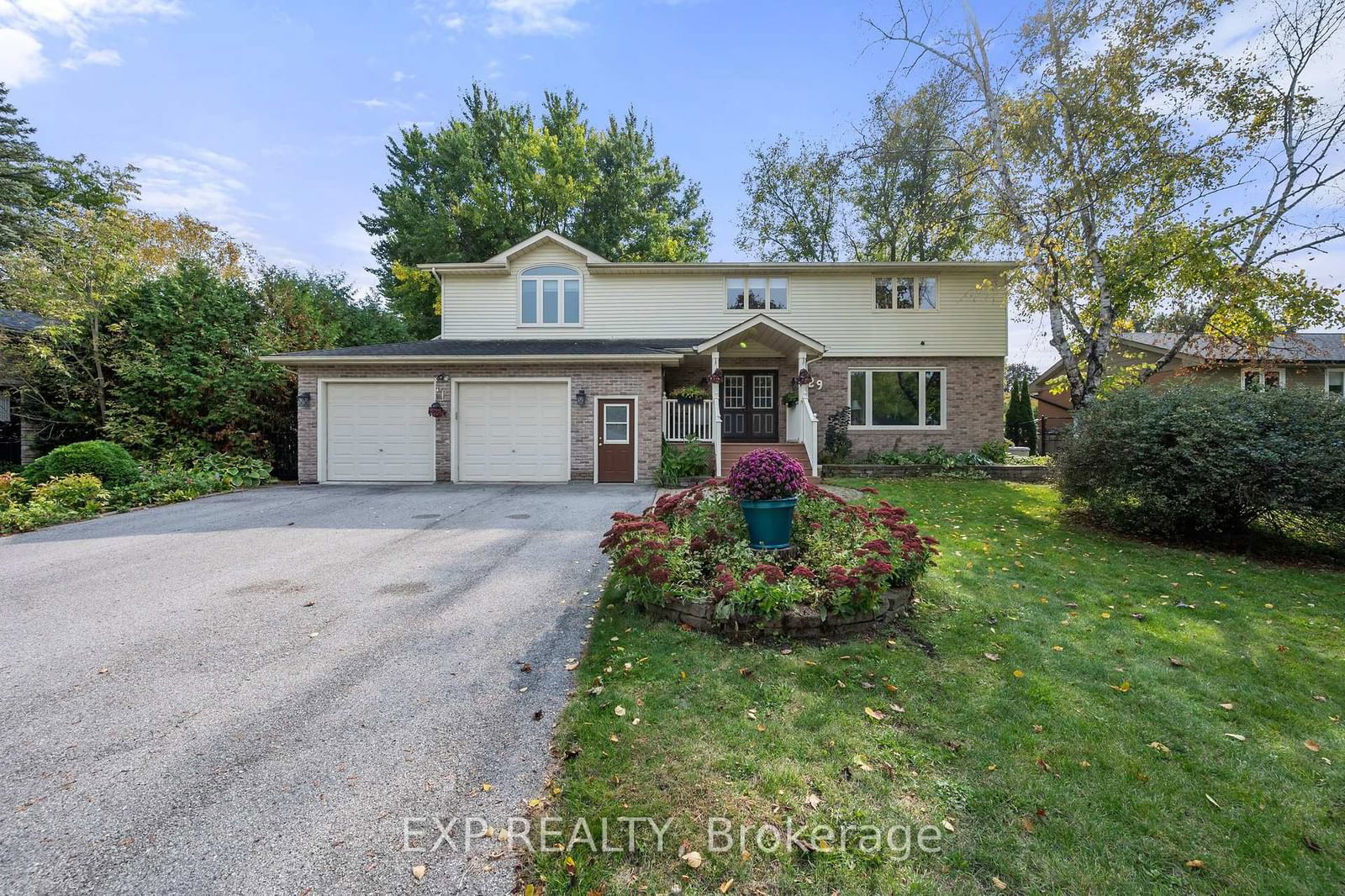 Detached House sold at 29 May Avenue, East Gwillimbury, Sharon, L0G 1V0 - MLS: N11984867