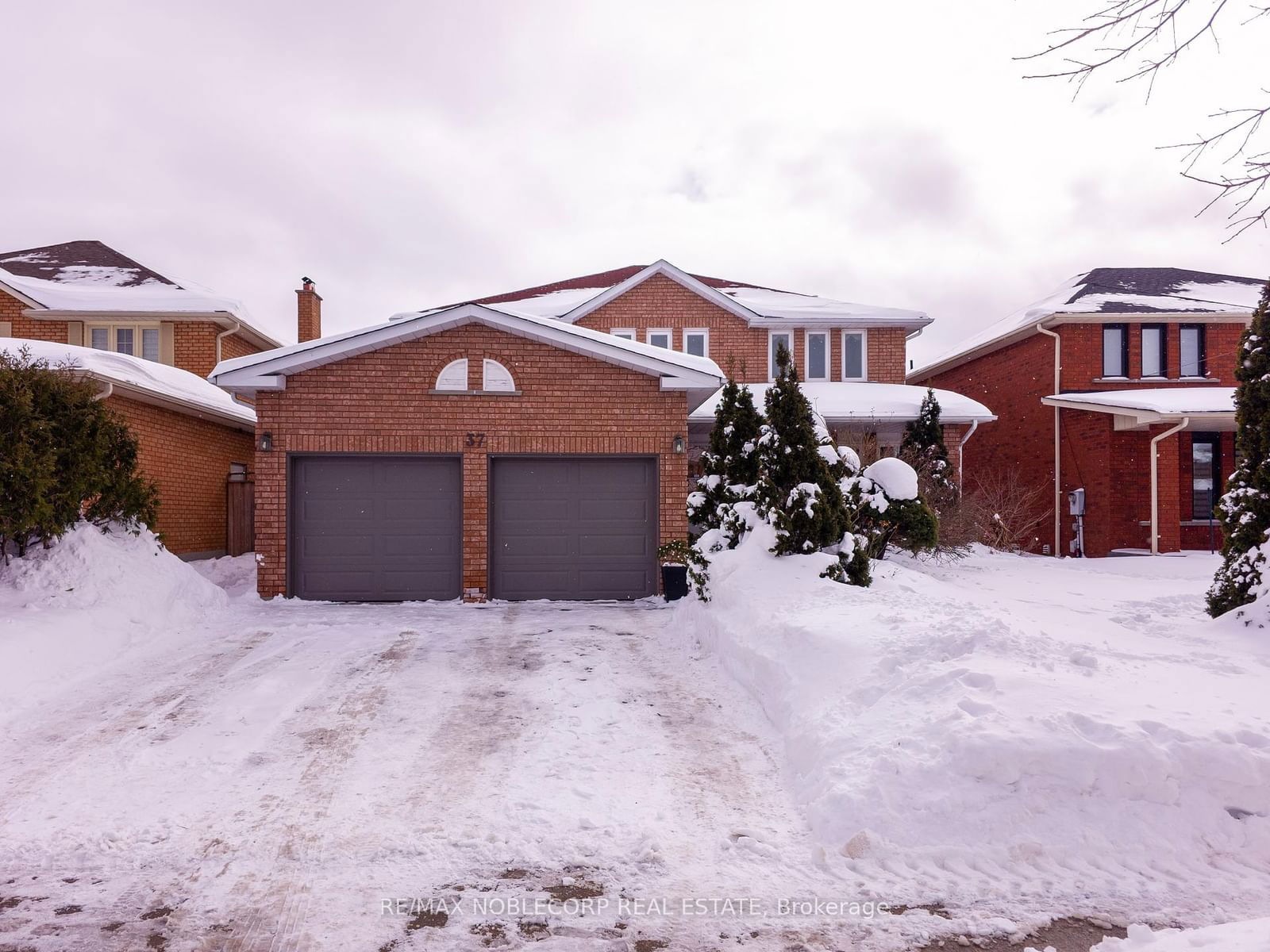 Detached House for sale at 37 Father Ermanno Crescent, Vaughan, East Woodbridge, L4L 7L6 - MLS: N11984990