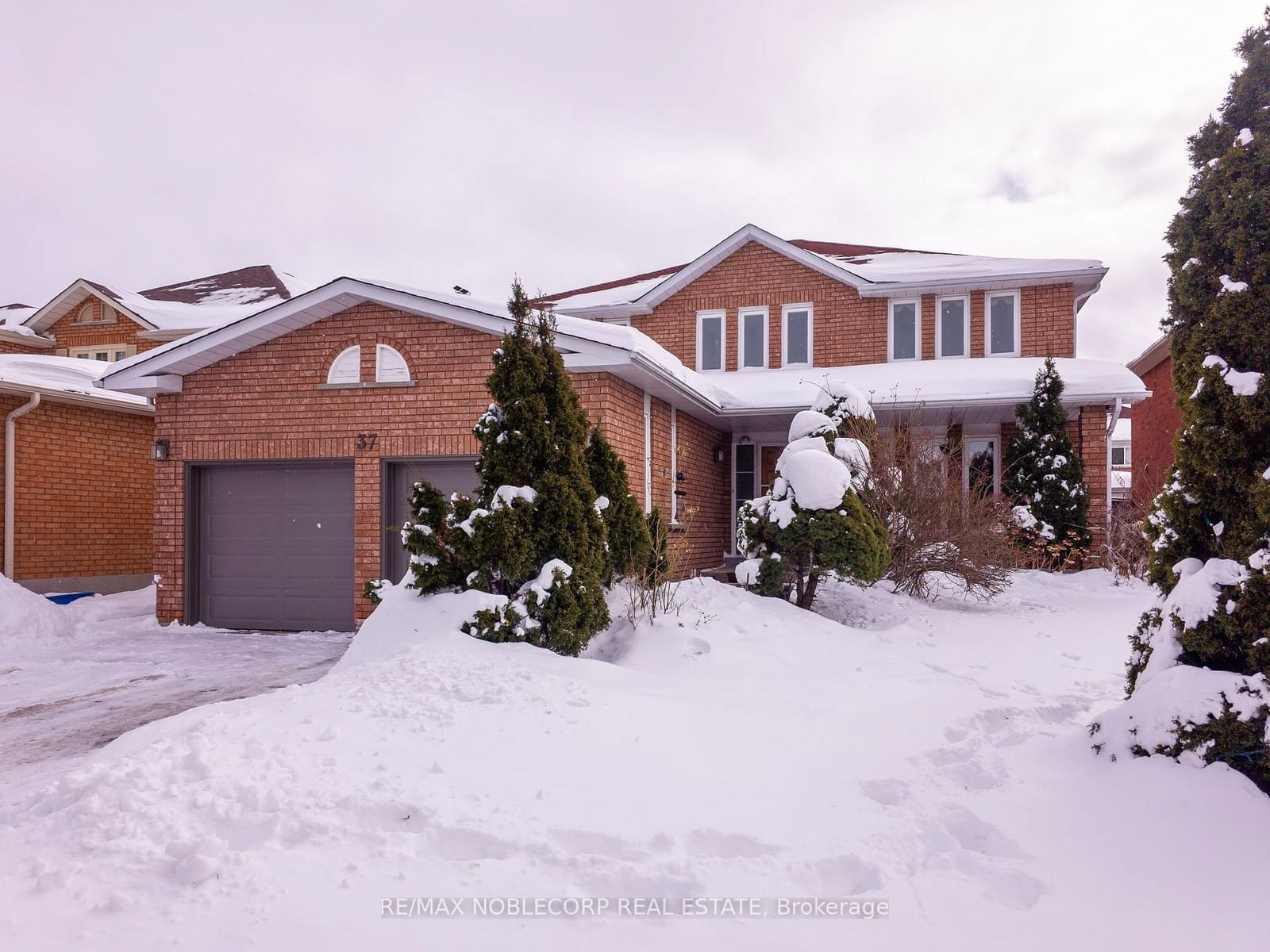 Detached House for sale at 37 Father Ermanno Crescent, Vaughan, East Woodbridge, L4L 7L6 - MLS: N11984990