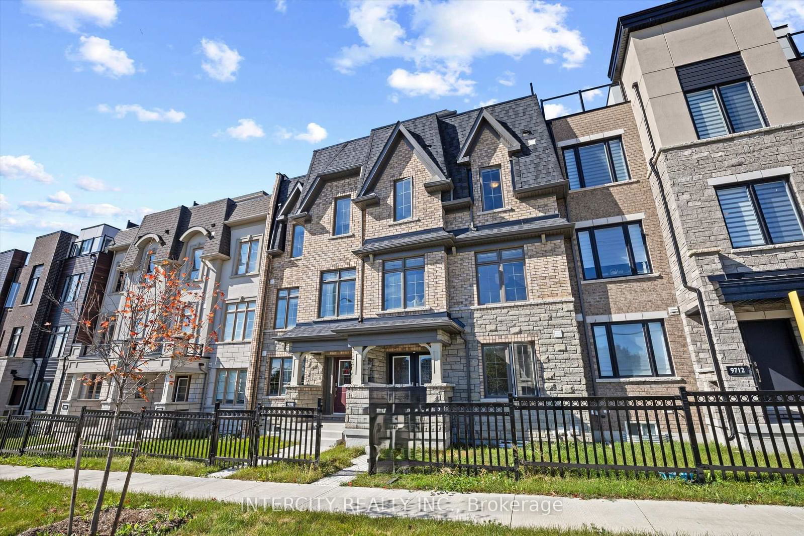 Townhouse for sale at 9710 Kennedy Road, Markham, Angus Glen, L6C 3J8 - MLS: N11985166