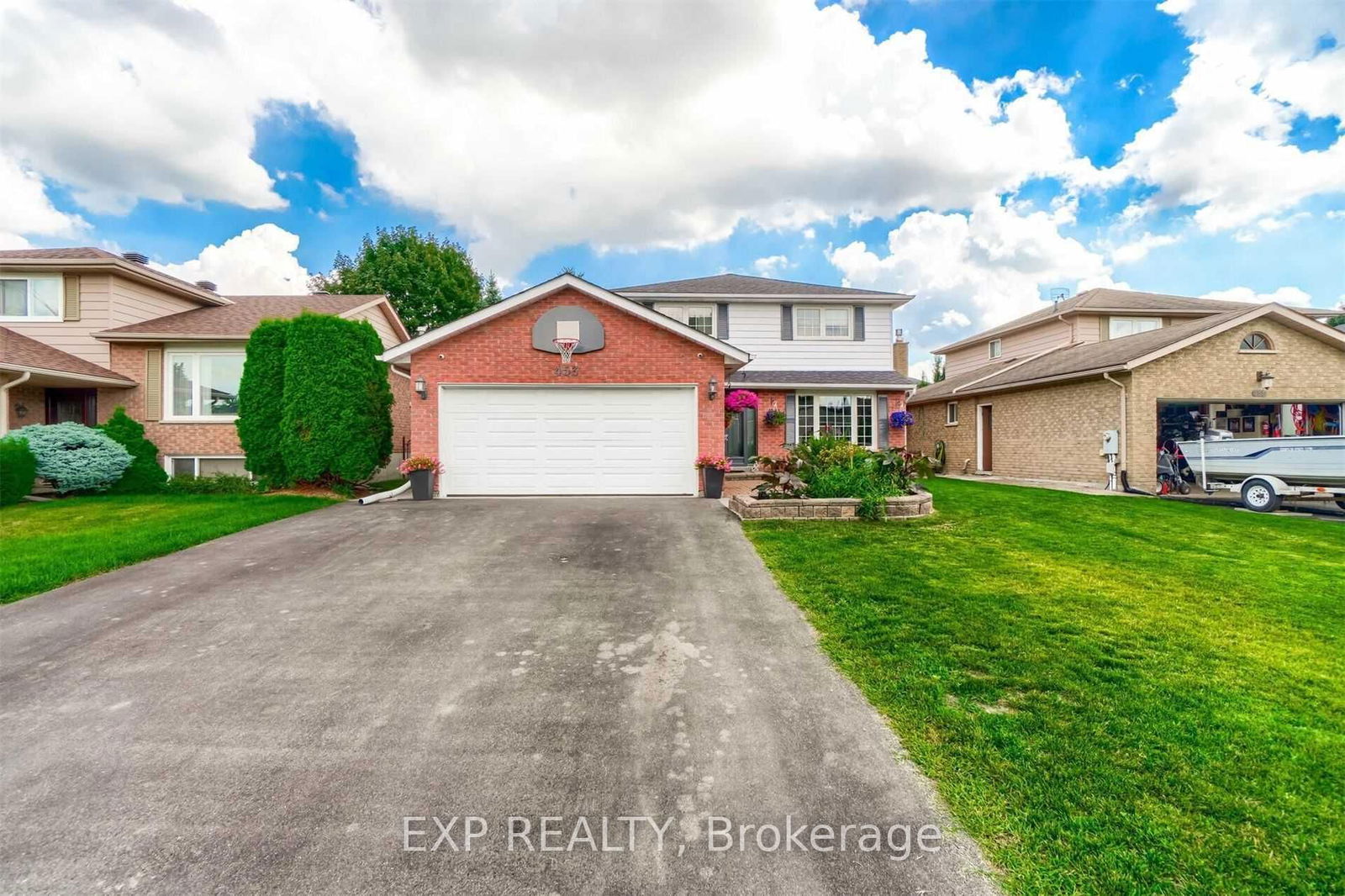 Detached House sold at 453 Maplegrove Avenue, Bradford West Gwillimbury, Bradford, L3Z 2V8 - MLS: N11985169