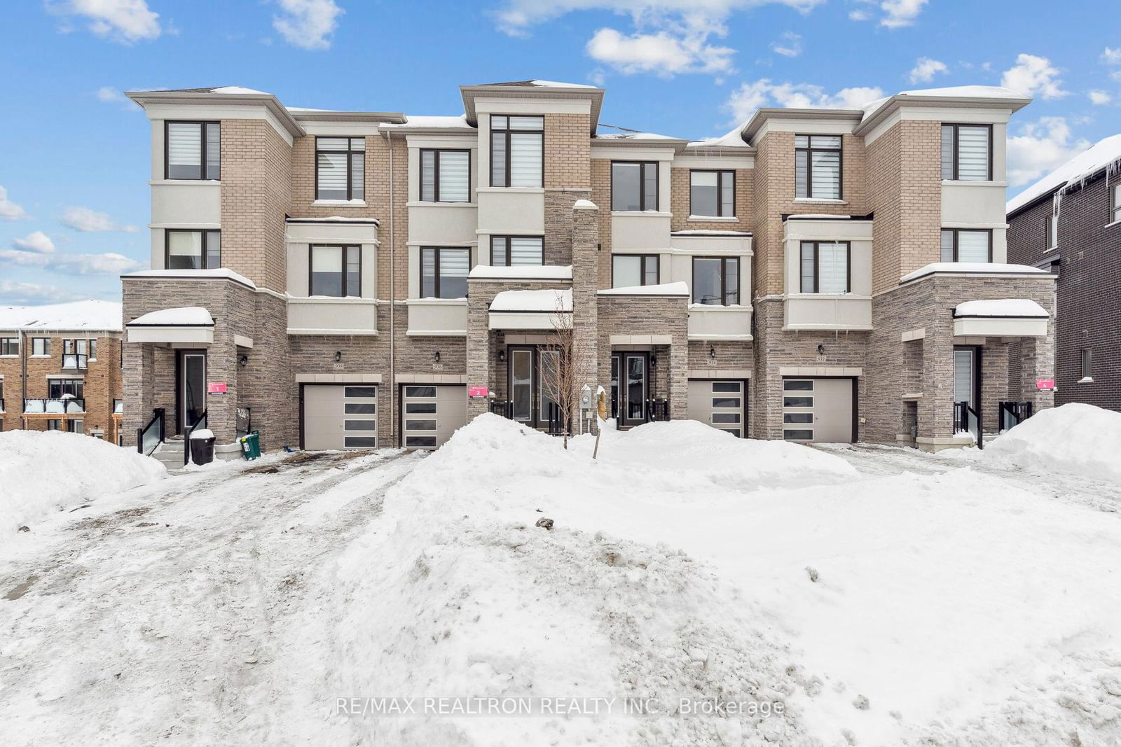 Townhouse leased at 936 Isaac Phillips Way, Newmarket, Summerhill Estates, L3X 2Y8 - MLS: N11985574