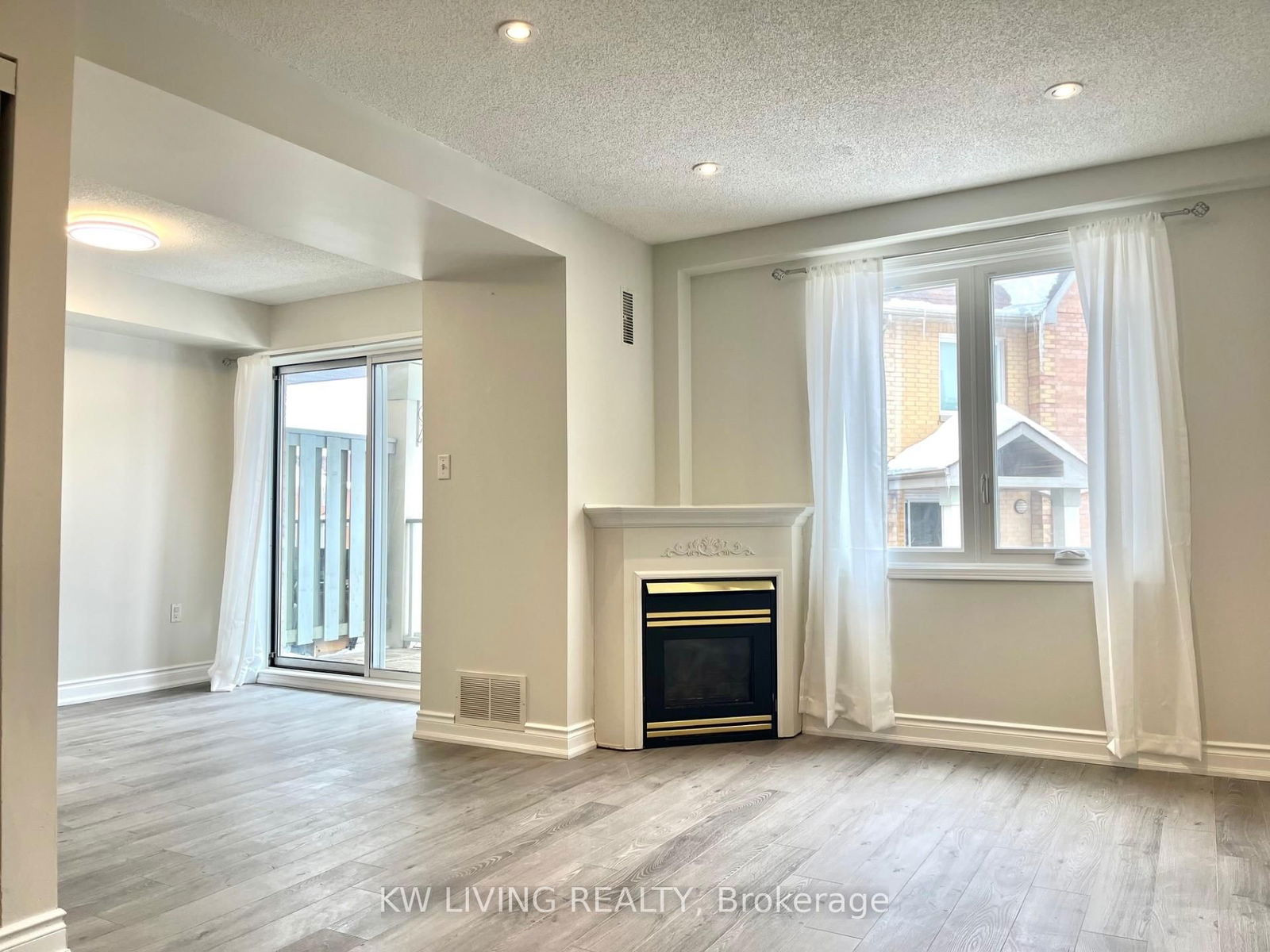 Townhouse for lease at 834-75 Weldrick Road, Richmond Hill, Observatory, L4C 0H9 - MLS: N11985818