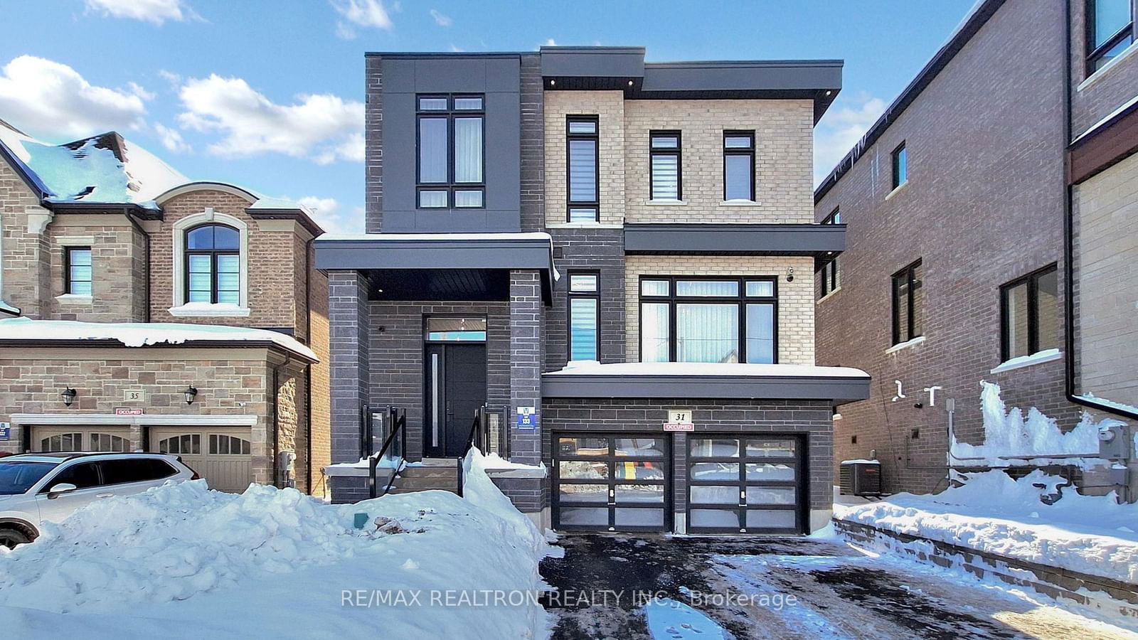 Detached House for sale at 31 Donsgrove Court, Vaughan, Patterson, L4J 9A1 - MLS: N11985873