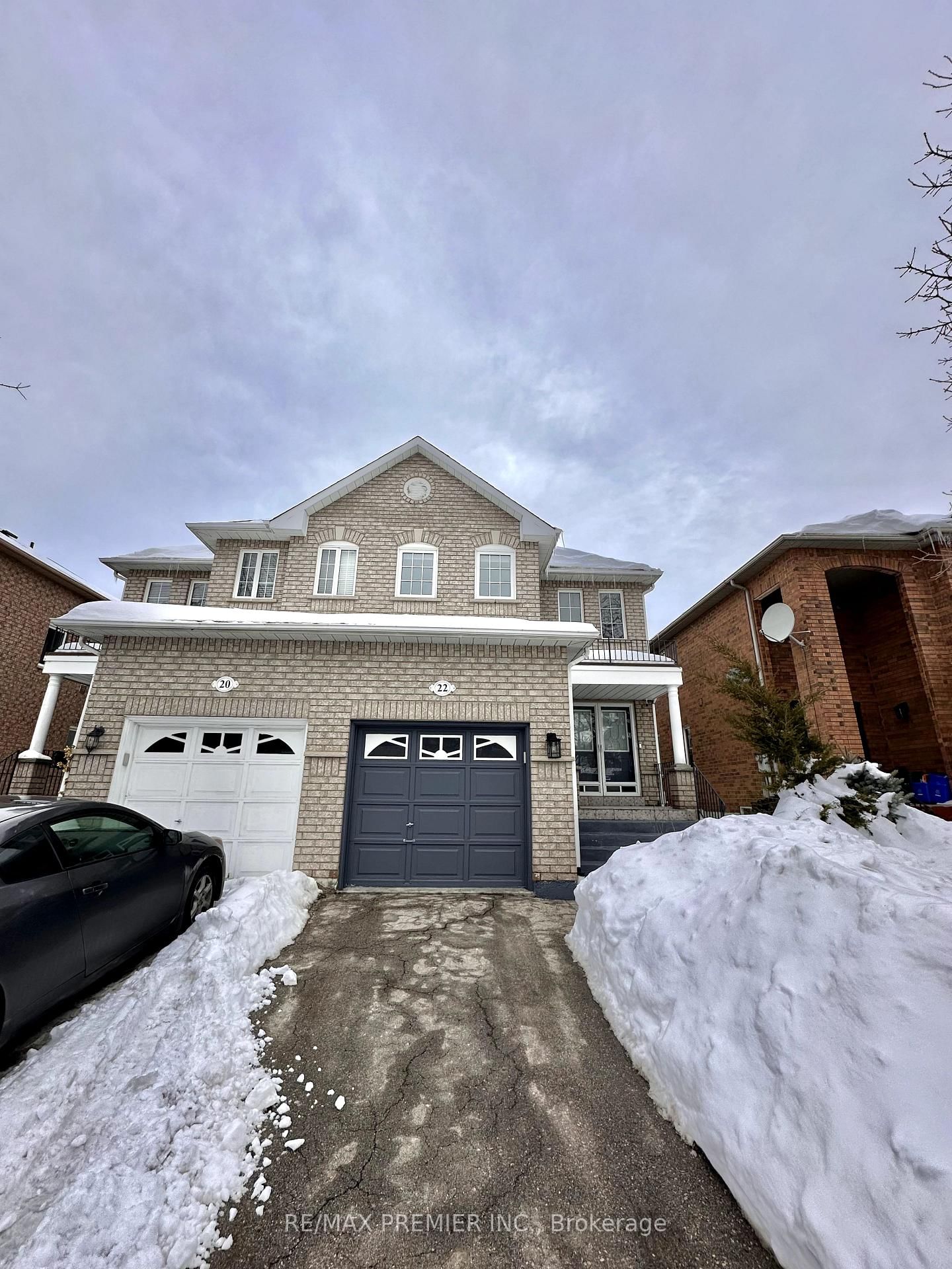 Semi-Detached House for sale at 22 Laura Sabrina Drive, Vaughan, Sonoma Heights, L4H 1M6 - MLS: N11986019