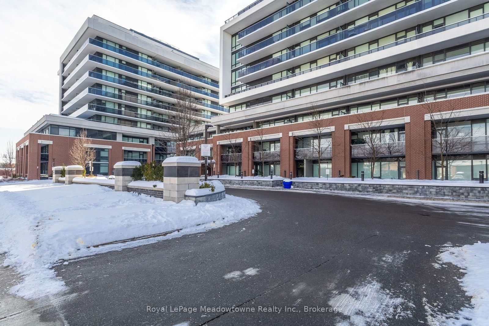 Condo for sale at 313-4800 Highway 7 Road, Vaughan, East Woodbridge, L4L 1H8 - MLS: N11986504