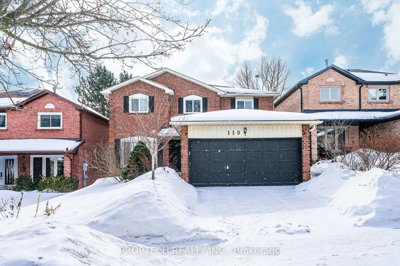 Building at 119 Kemano Road, Aurora, Aurora Heights