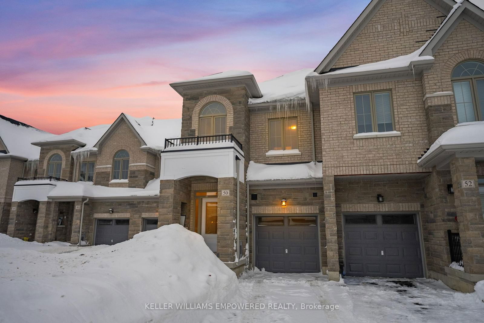 Townhouse for sale at 50 Beechborough Crescent, East Gwillimbury, Sharon, L9N 0N9 - MLS: N11986637