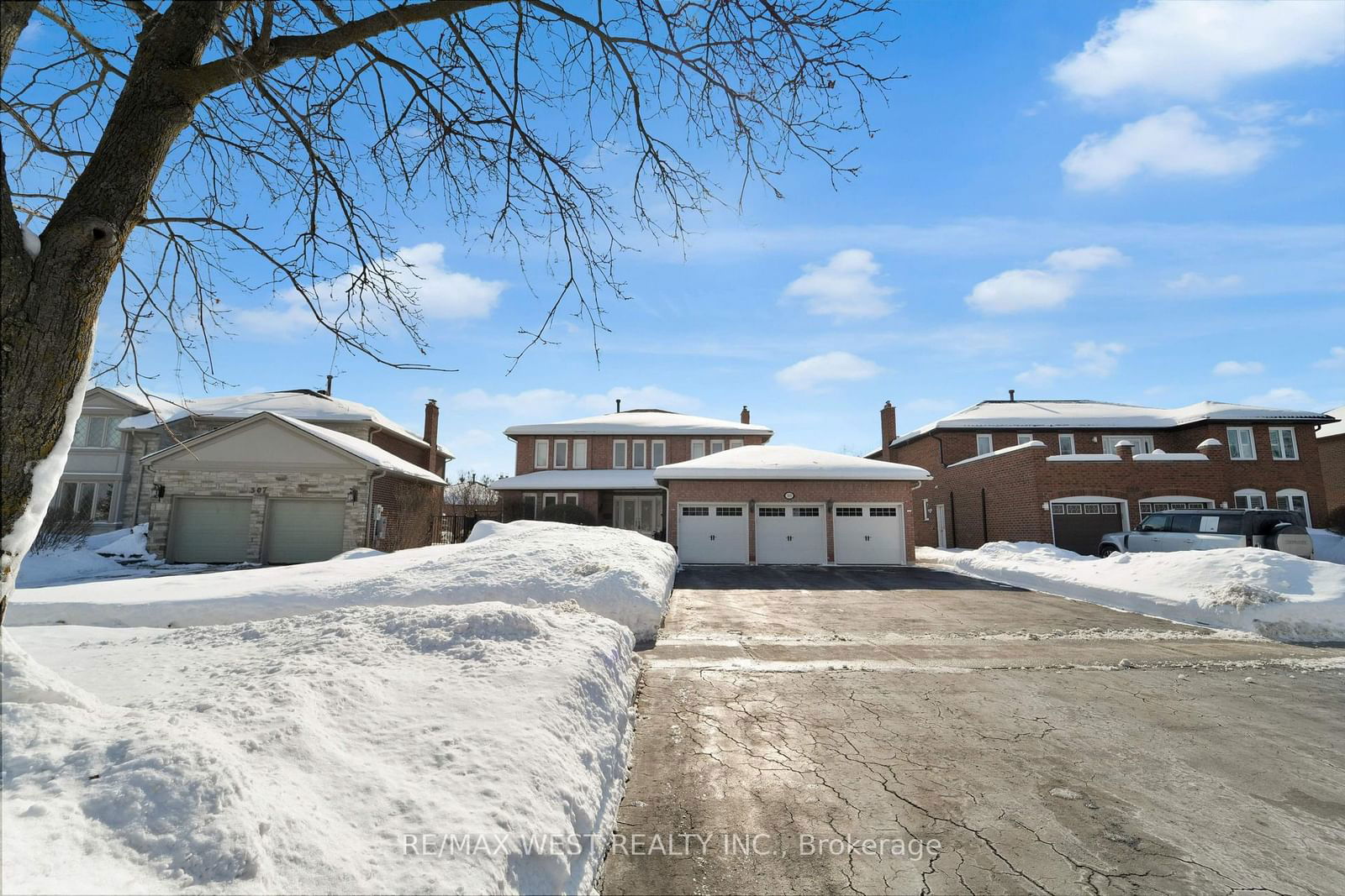 Detached House for sale at 303 Wycliffe Avenue, Vaughan, Islington Woods, L4L 3N7 - MLS: N11987043