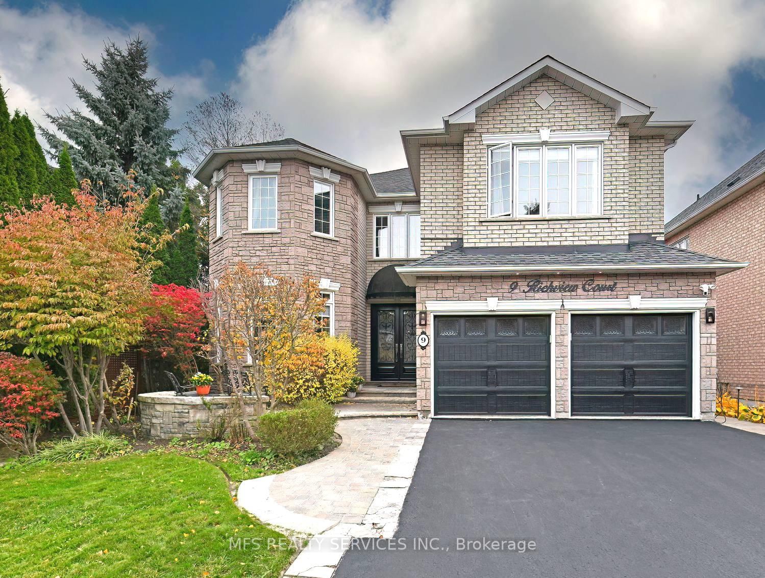 Detached House for sale at 9 Richview Court, Markham, Thornlea, L3T 7S9 - MLS: N11987356