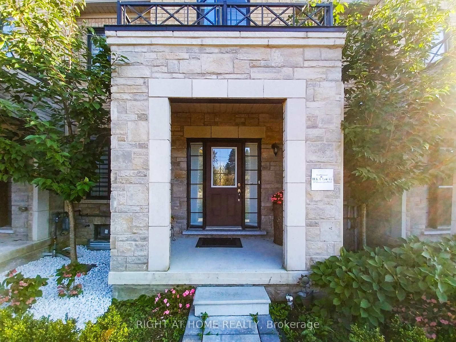 Townhouse for sale at 297 Bloomington Road, Richmond Hill, Oak Ridges, L4E 1G4 - MLS: N11987693