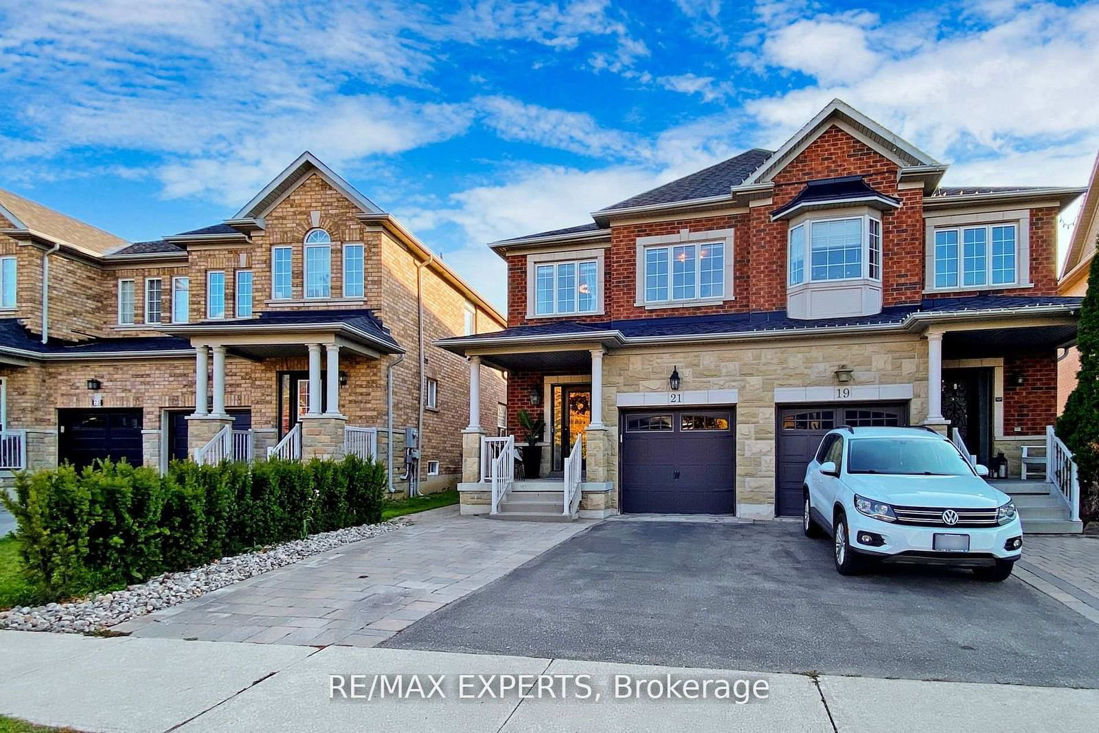 Semi-Detached House for sale at 21 Twin Hills Crescent, Vaughan, Vellore Village, L4H 0G5 - MLS: N11988012