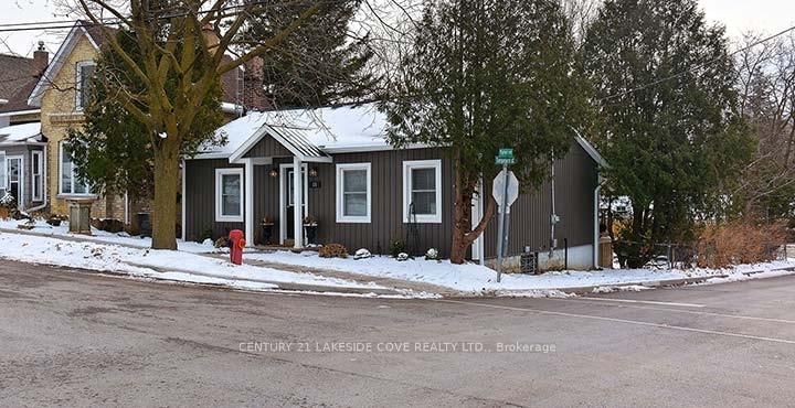 Detached House for lease at 15 Tyler Street, Aurora, Aurora Village, L4G 2M7 - MLS: N11988404