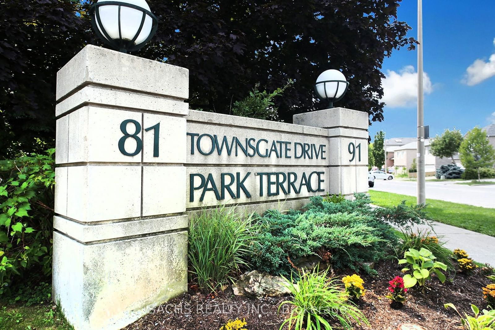 Condo for sale at 303-81 TOWNSGATE Drive, Vaughan, Crestwood-Springfarm-Yorkhill, L4J 8E6 - MLS: N11988674