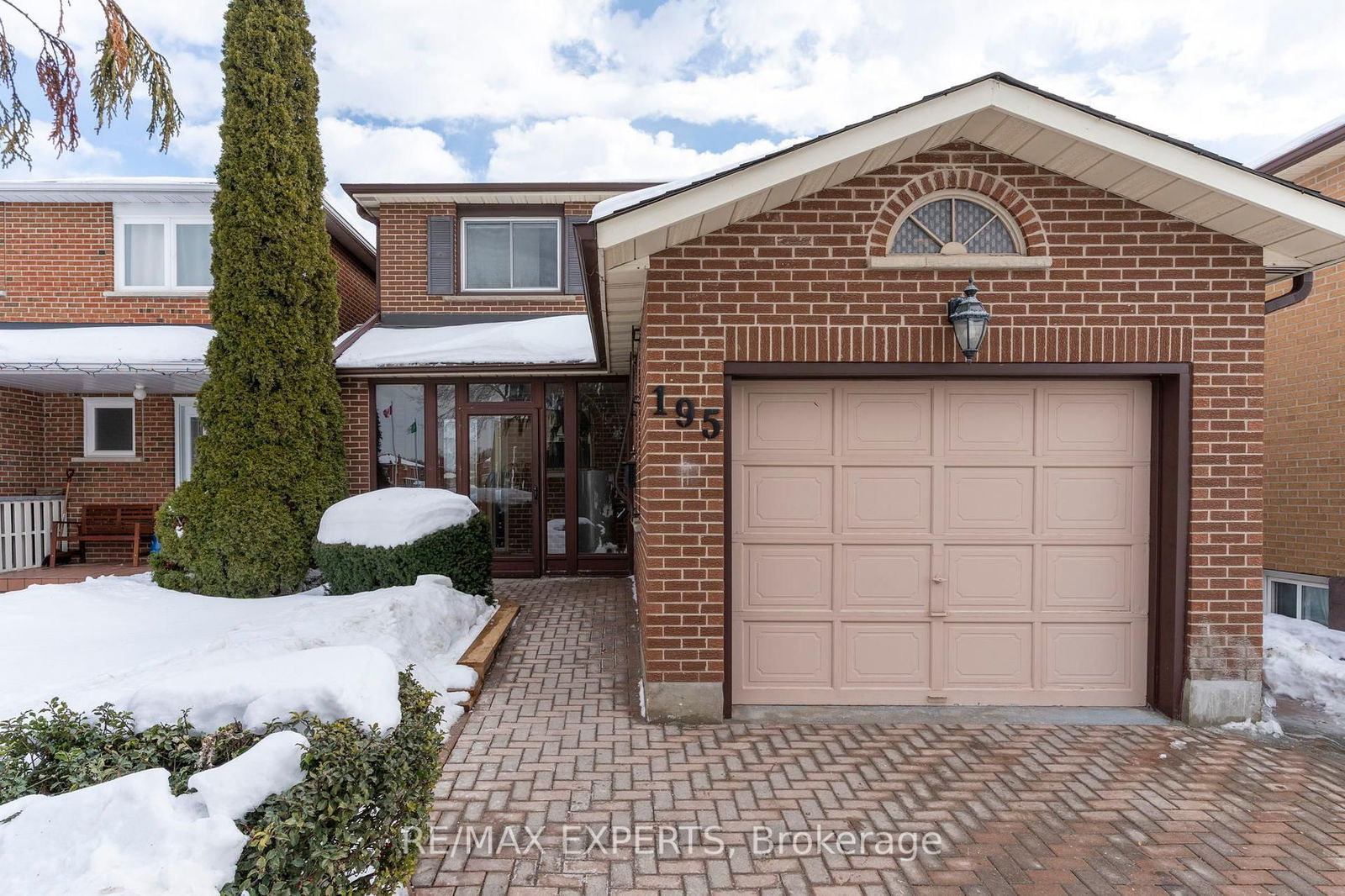 Detached House for sale at 195 Aberdeen Avenue, Vaughan, East Woodbridge, L4L 1C3 - MLS: N11988763