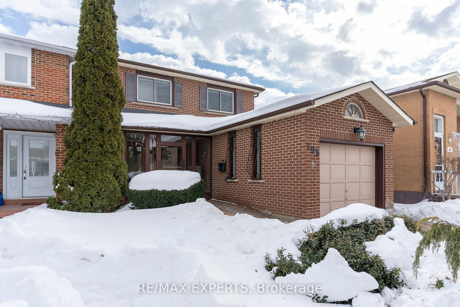 Detached House for sale at 195 Aberdeen Avenue, Vaughan, East Woodbridge, L4L 1C3 - MLS: N11988763