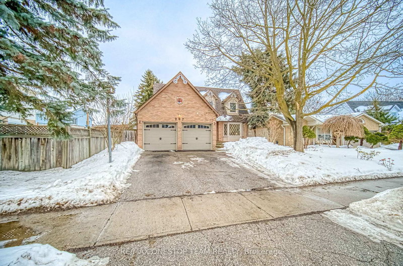 297 Burford St, Newmarket, L3Y 6E7 | Image 2