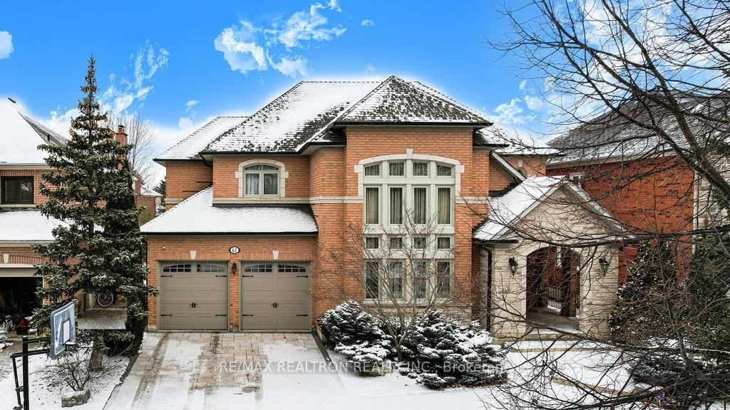 Detached House for sale at 61 Graydon Crescent, Richmond Hill, Bayview Hill, L4B 3V9 - MLS: N11988949