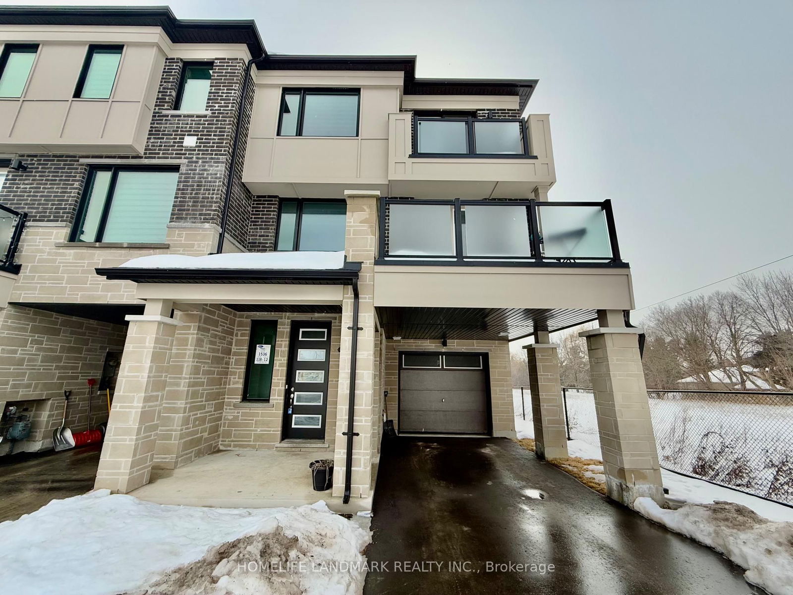 Townhouse for sale at 43 Thomas Frisby Jr Crescent, Markham, Victoria Square, L6C 3L1 - MLS: N11989485