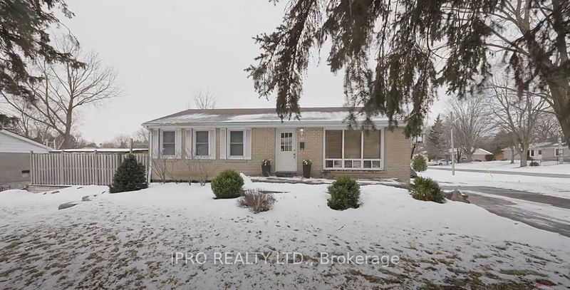 home for lease on Bsmt-176 Avenue Road
