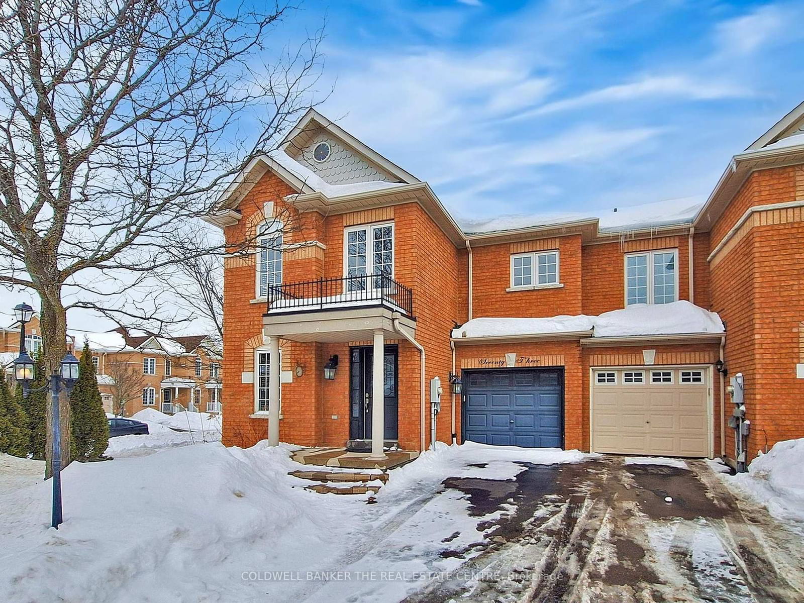 Townhouse for sale at 73 Osborne Family Way, Newmarket, Woodland Hill, L3X 3B5 - MLS: N11990608