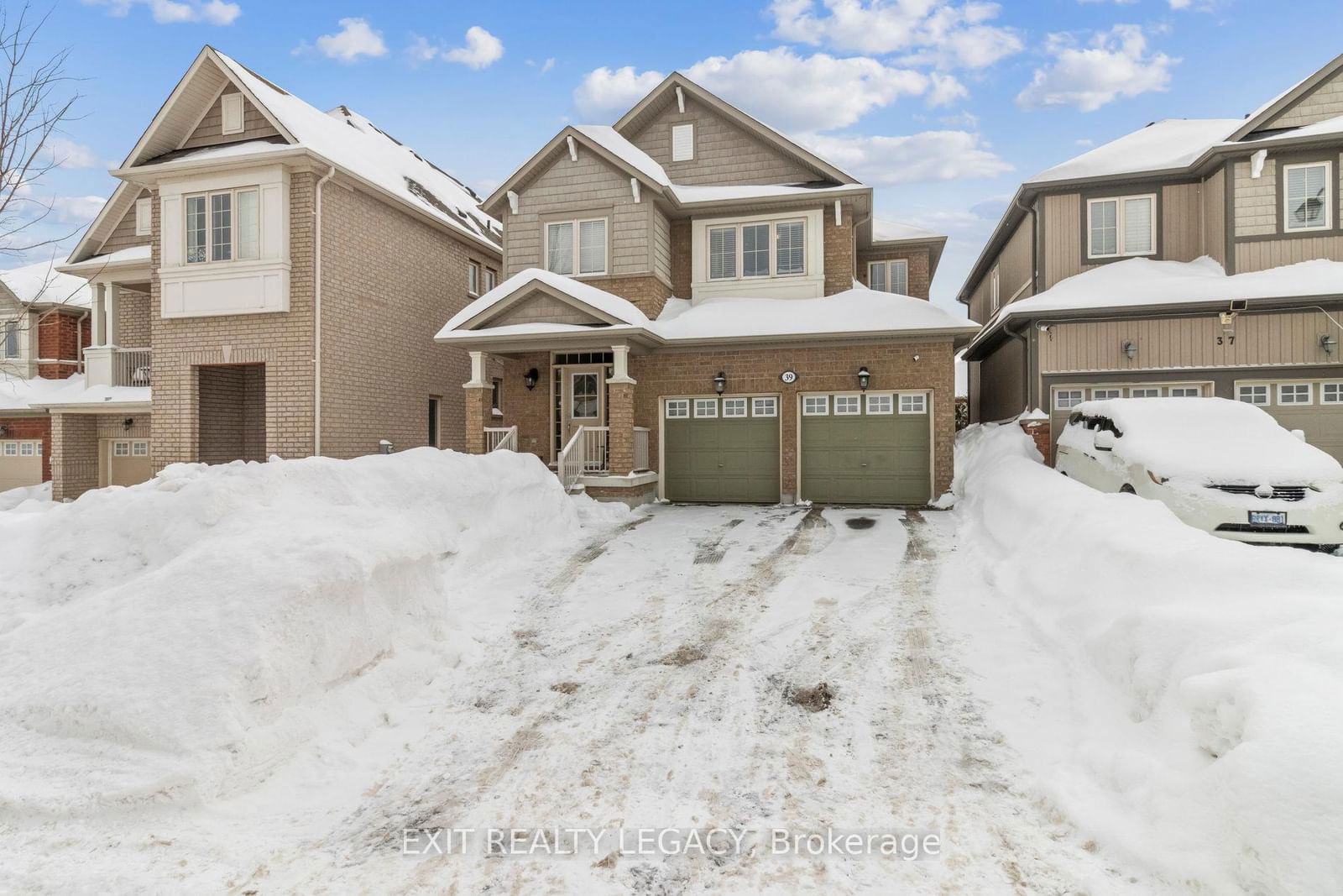 Detached House for sale at 39 Mansard Drive, Richmond Hill, Jefferson, L4E 0L7 - MLS: N11990804