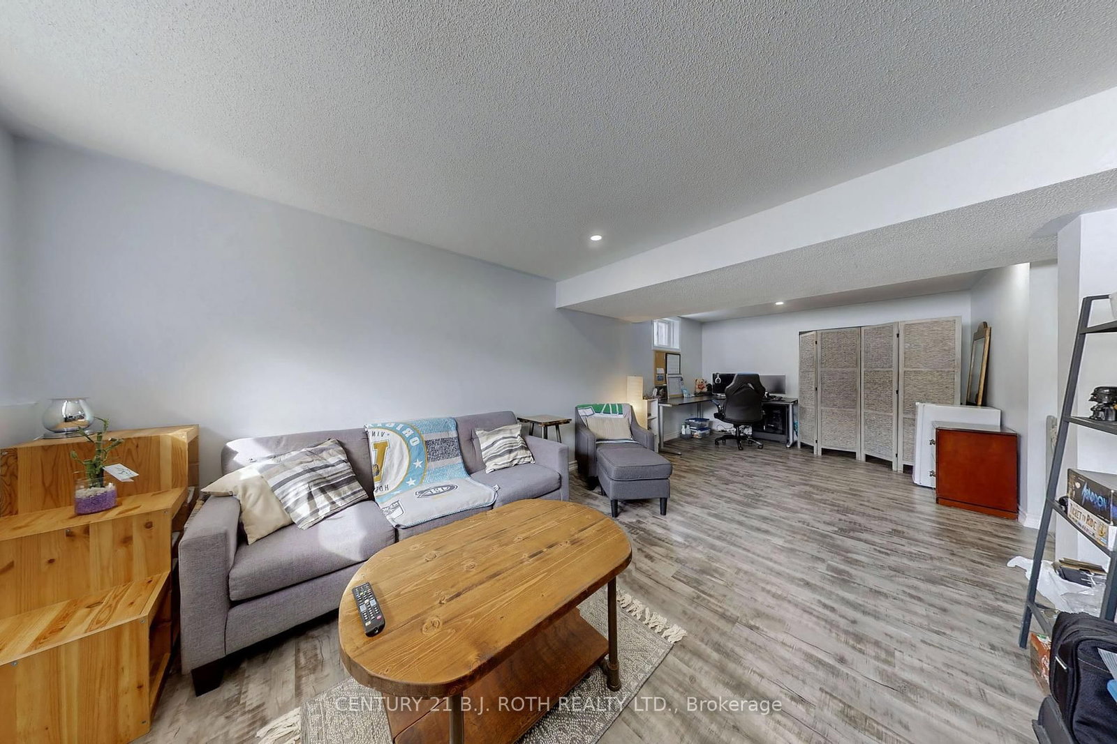 Detached House sold at 1091 Arnold Street, Innisfil, Ontario, L0L 1W0 - Rural Innisfil - MLS: N11990944