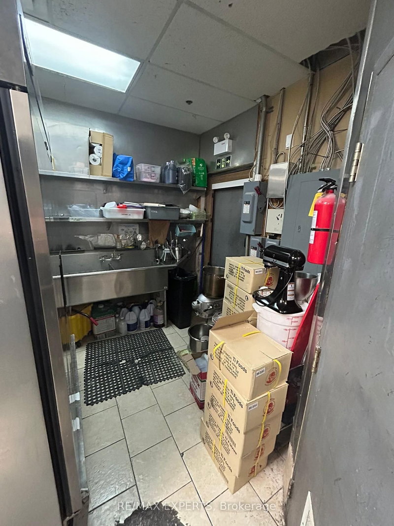 70 - 3175 Rutherford Rd, Vaughan, L4K 5Y5 | Image 2