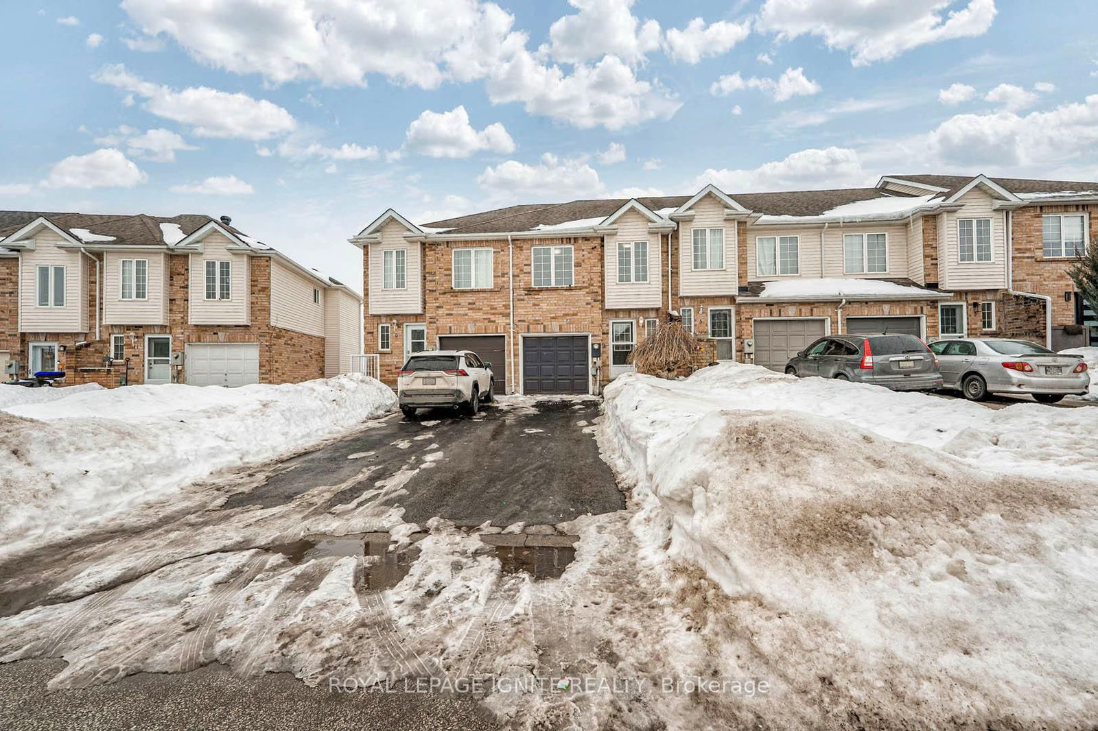 Townhouse for sale at 7 Natale Court, Bradford West Gwillimbury, Bradford, L3Z 3B1 - MLS: N11991417