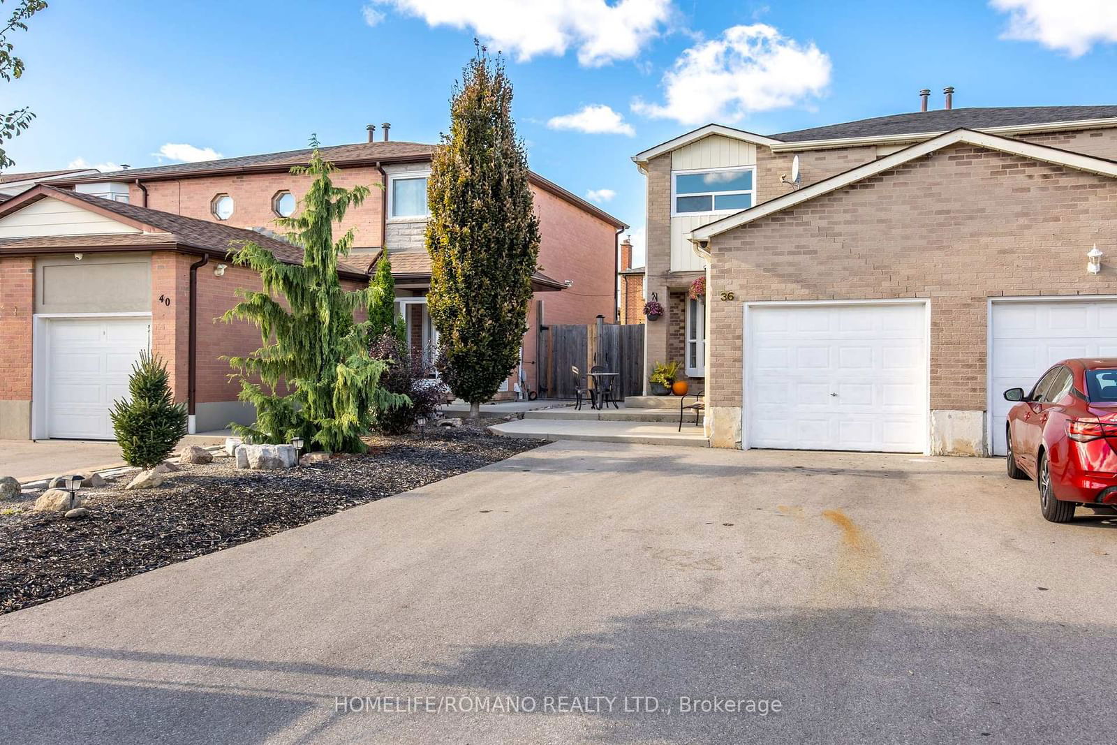 Semi-Detached House for sale at 36 BROUGHAM Drive, Vaughan, East Woodbridge, L4L 3E1 - MLS: N11992081