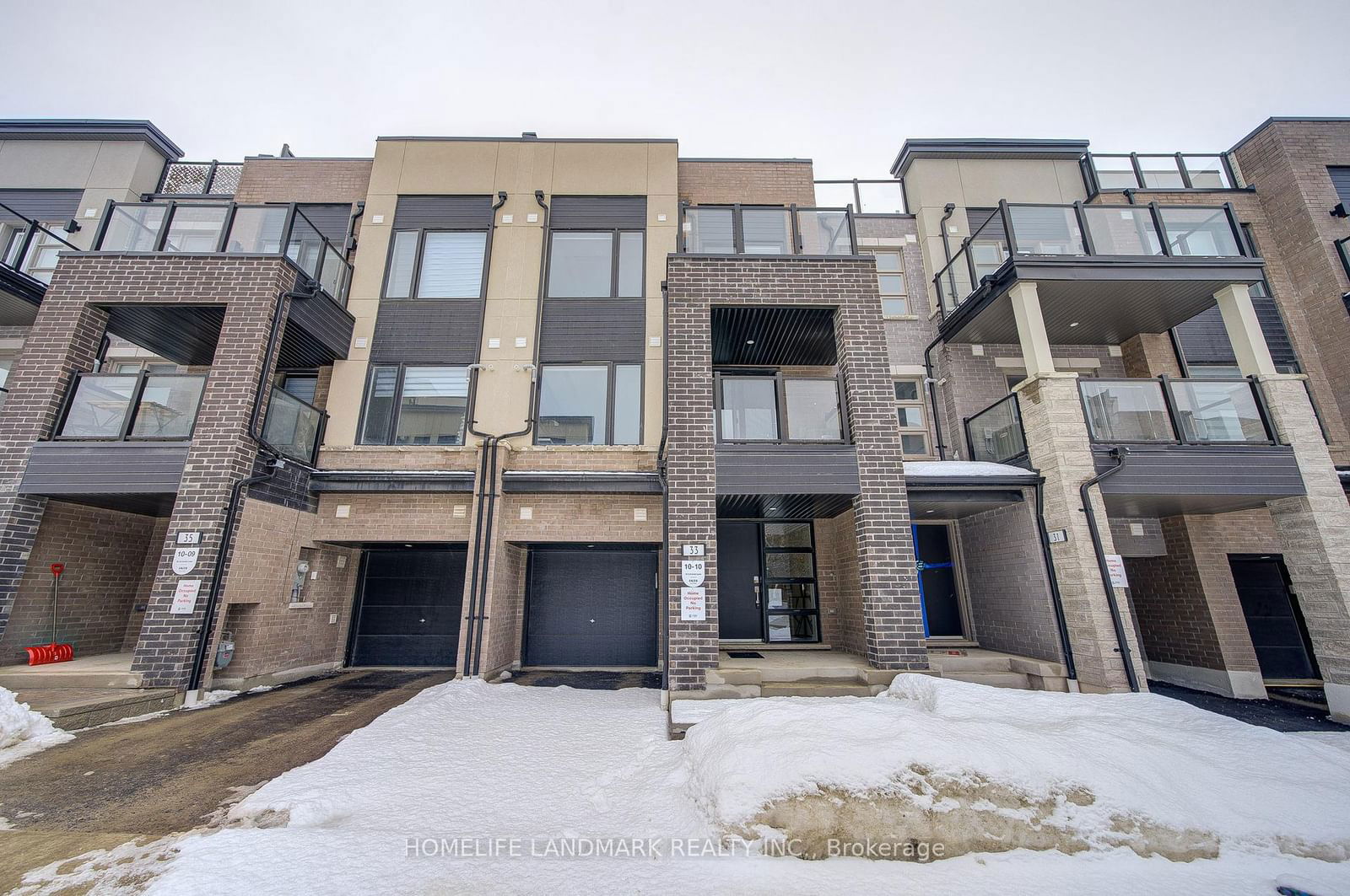 Townhouse for sale at 33 Schmidt Lane, Markham, Angus Glen, L6C 3L7 - MLS: N11992578