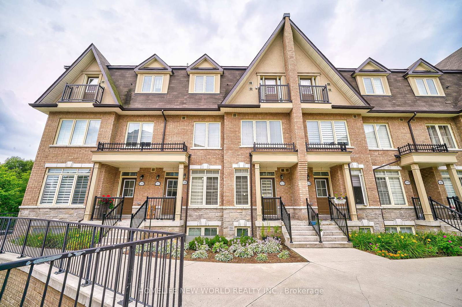 Townhouse for lease at 38-181 Parktree Drive, Vaughan, Maple, L6A 5B1 - MLS: N11992623