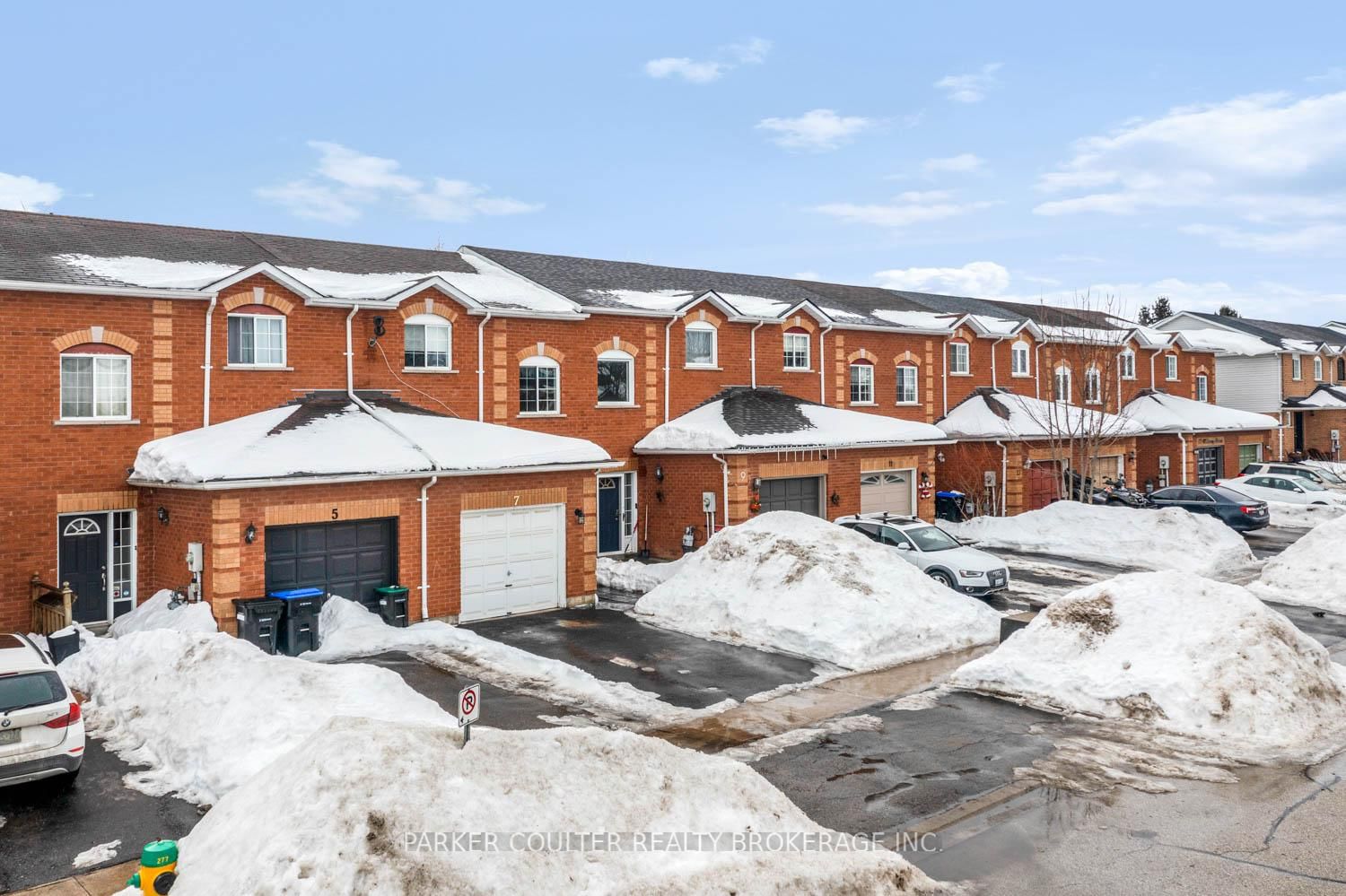 Townhouse for sale at 7 O' Leary Court, New Tecumseth, Tottenham, L0G 1W0 - MLS: N11993000