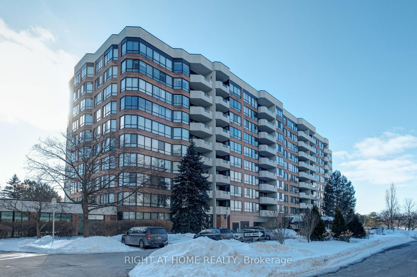 Condo for sale at 303-55 Austin Drive, Markham, Markville, L3R 8H5 - MLS: N11993106